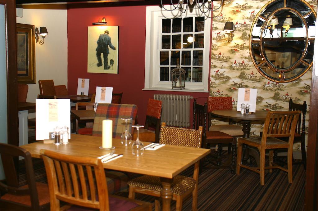 The Bear Hotel By Greene King Inns ฮังเกอร์ฟอร์ด ภายนอก รูปภาพ