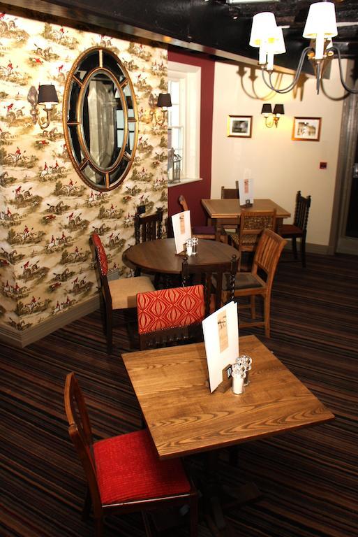 The Bear Hotel By Greene King Inns ฮังเกอร์ฟอร์ด ภายนอก รูปภาพ