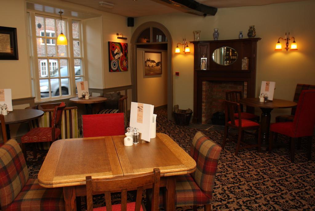 The Bear Hotel By Greene King Inns ฮังเกอร์ฟอร์ด ภายนอก รูปภาพ
