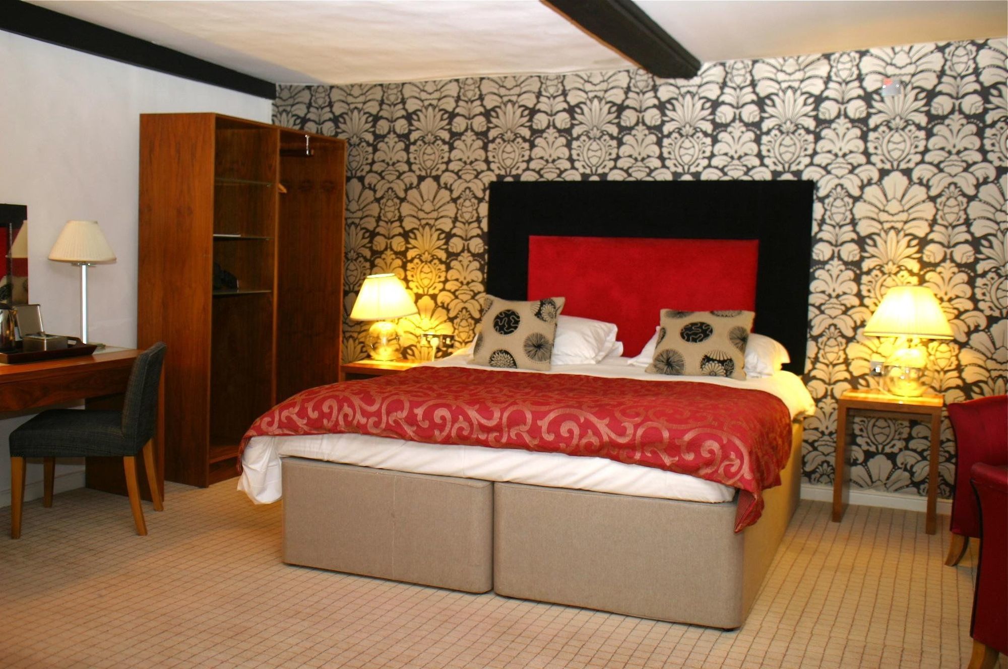 The Bear Hotel By Greene King Inns ฮังเกอร์ฟอร์ด ภายนอก รูปภาพ