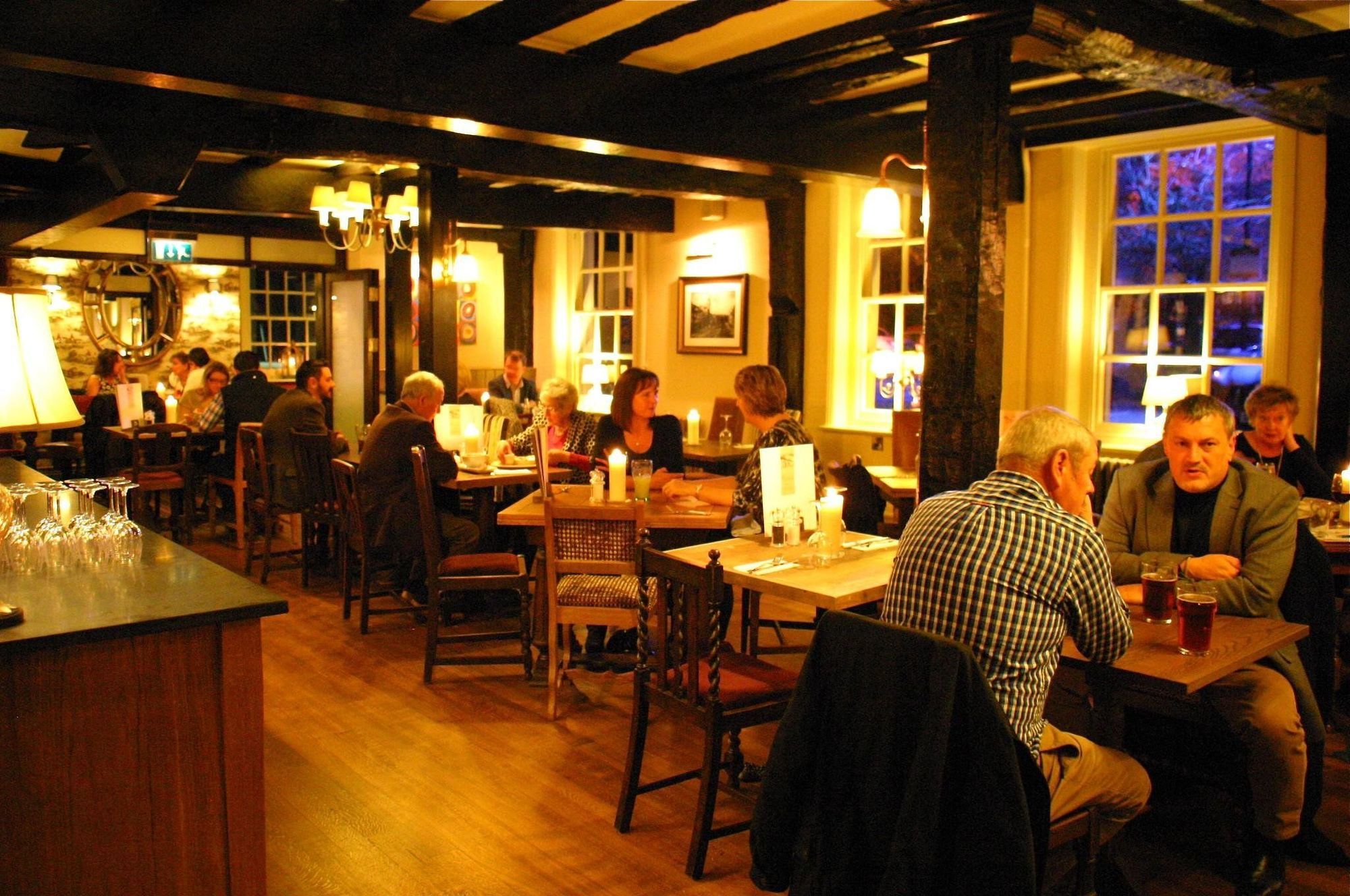 The Bear Hotel By Greene King Inns ฮังเกอร์ฟอร์ด ร้านอาหาร รูปภาพ
