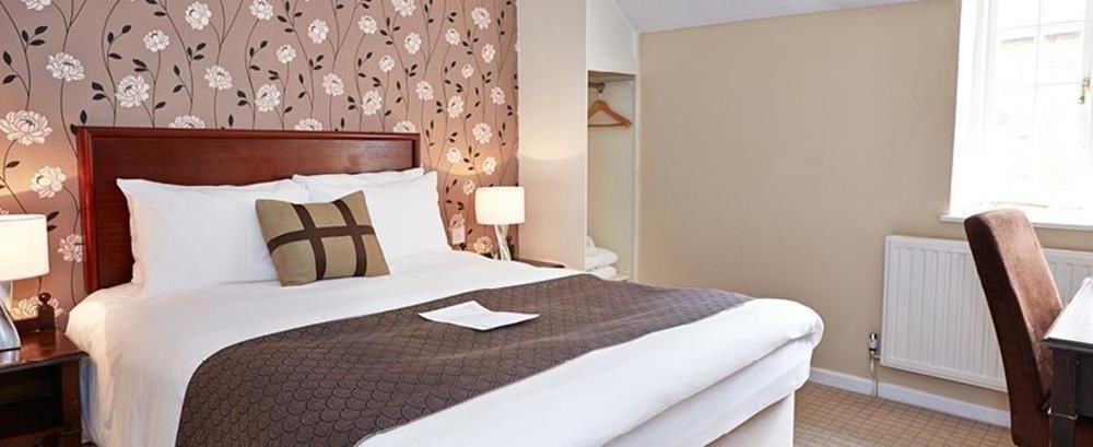 The Bear Hotel By Greene King Inns ฮังเกอร์ฟอร์ด ภายนอก รูปภาพ