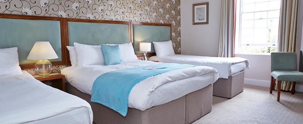 The Bear Hotel By Greene King Inns ฮังเกอร์ฟอร์ด ภายนอก รูปภาพ