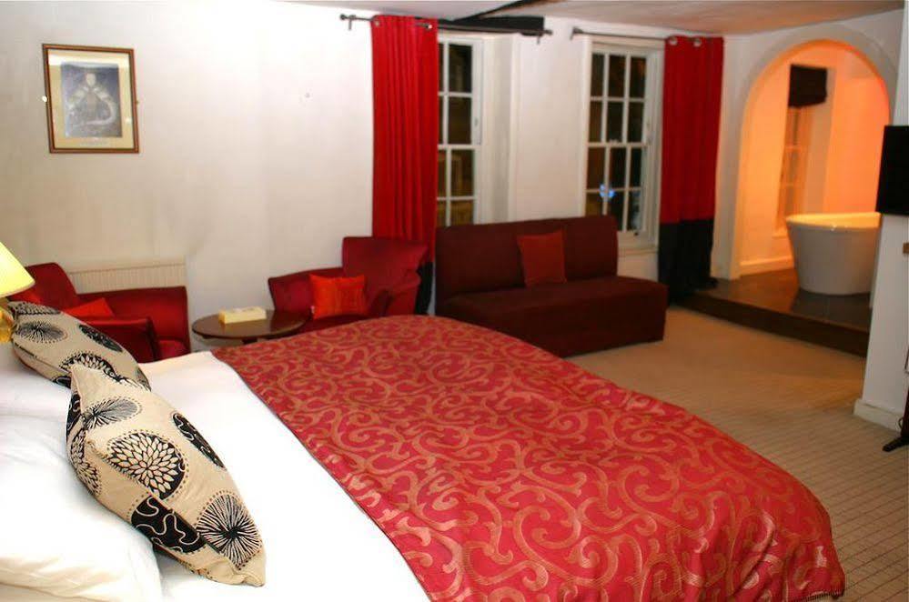 The Bear Hotel By Greene King Inns ฮังเกอร์ฟอร์ด ภายนอก รูปภาพ